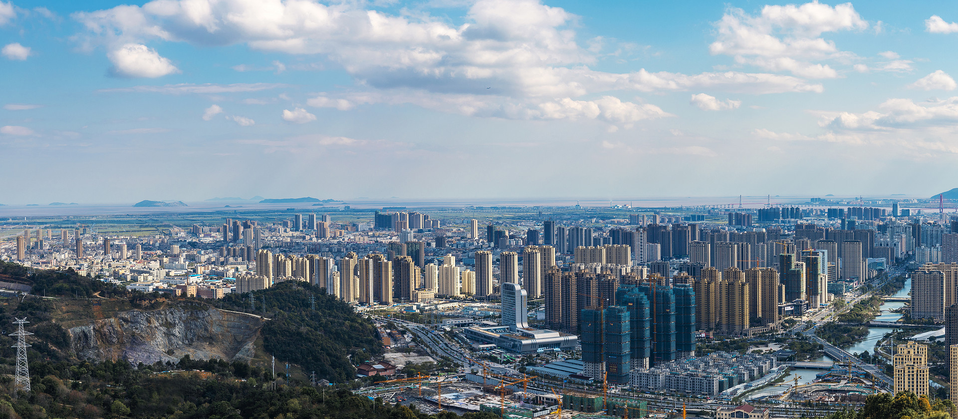 <b>一线楼市新政落地，周末依旧人气旺盛</b>